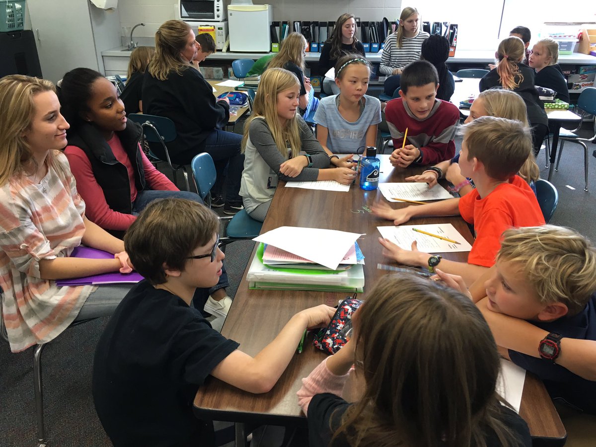 LechnerMj's tweet photo. 9th grade Action Civics class makes impact on 5th grade students across the district @mrnerdstrom @Riverside_El #EverestPride https://t.co/9YsSaNHanv