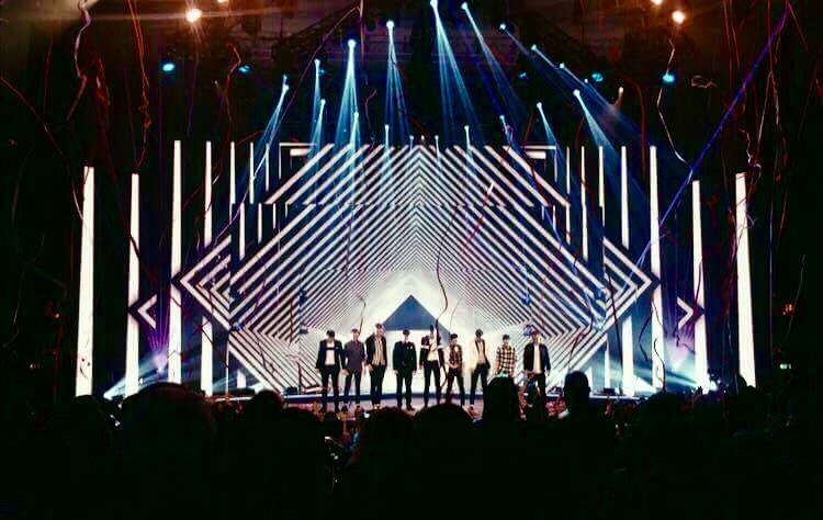 The Oxford Commas tweet media