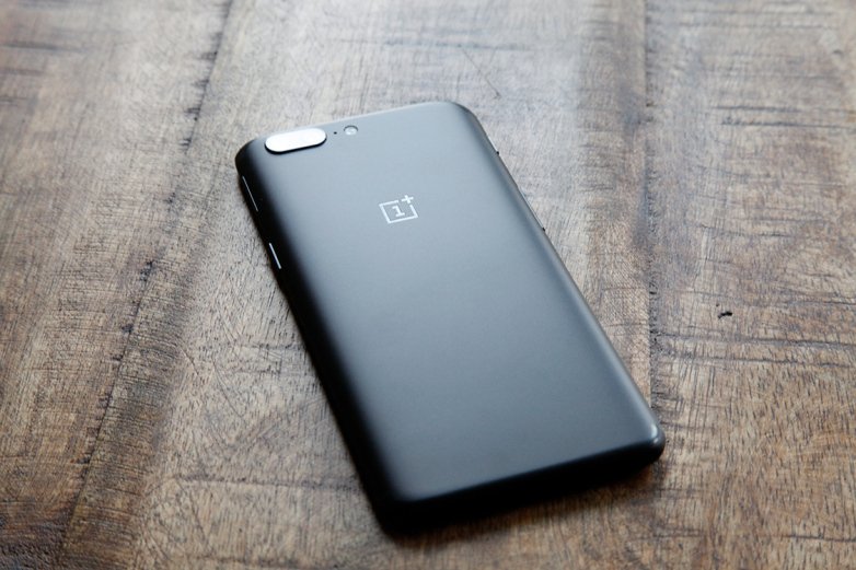 DroidForums's tweet image. OnePlus 5T Will Cost The Same As The #OnePlus5 #android #htc bit.ly/2zmD2Nf