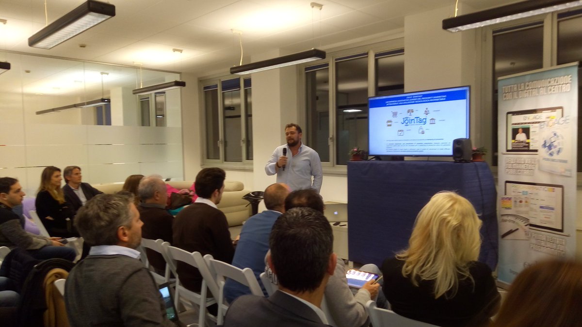 Engage_Magazine's tweet photo. . @JoinTagTweet spiega il passaggio da #proximitymarketing a #proximityadvertising https://t.co/MgDmRnjEkr