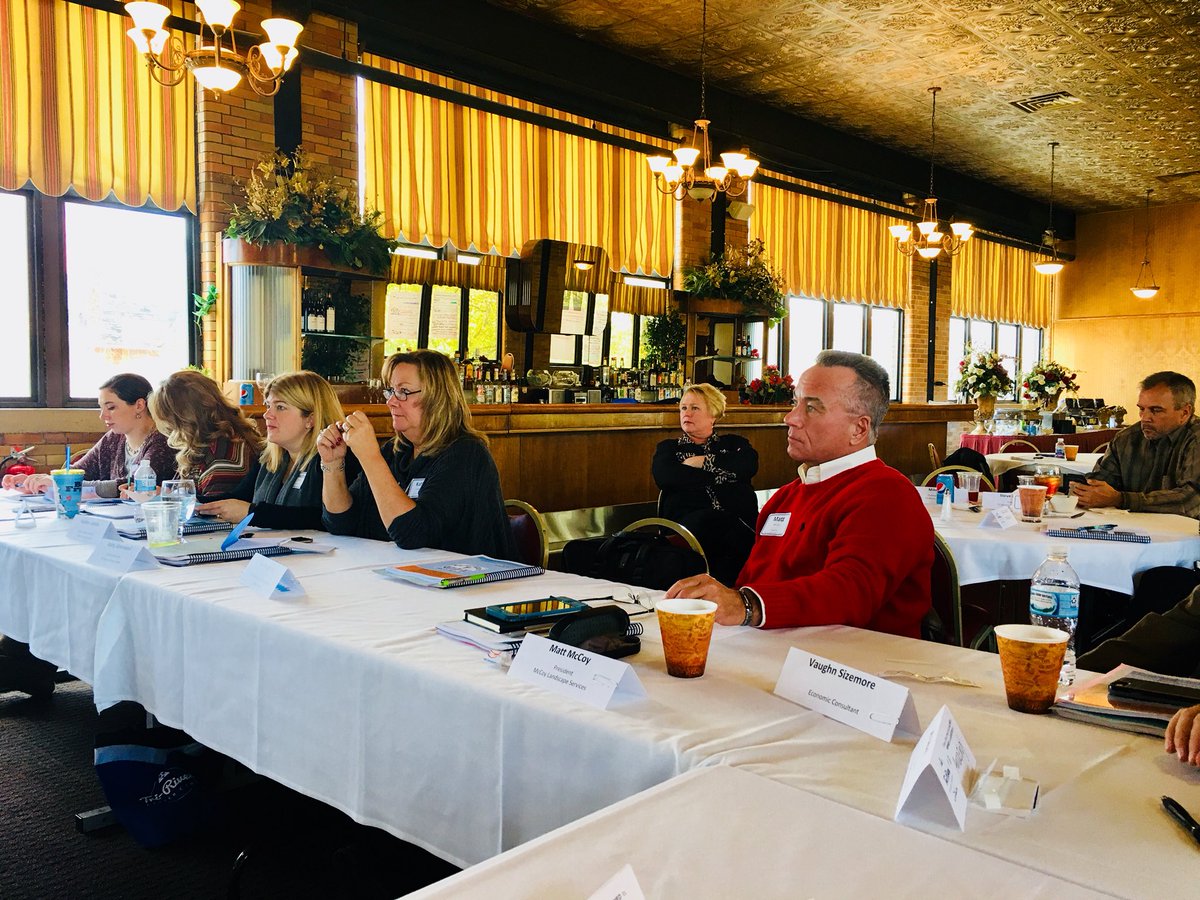tririverscc's tweet photo. Education and community leaders assist @tririverscc with their strategic visioning process. #planningfuture #TRCCAmazing https://t.co/FSG6S3tP29