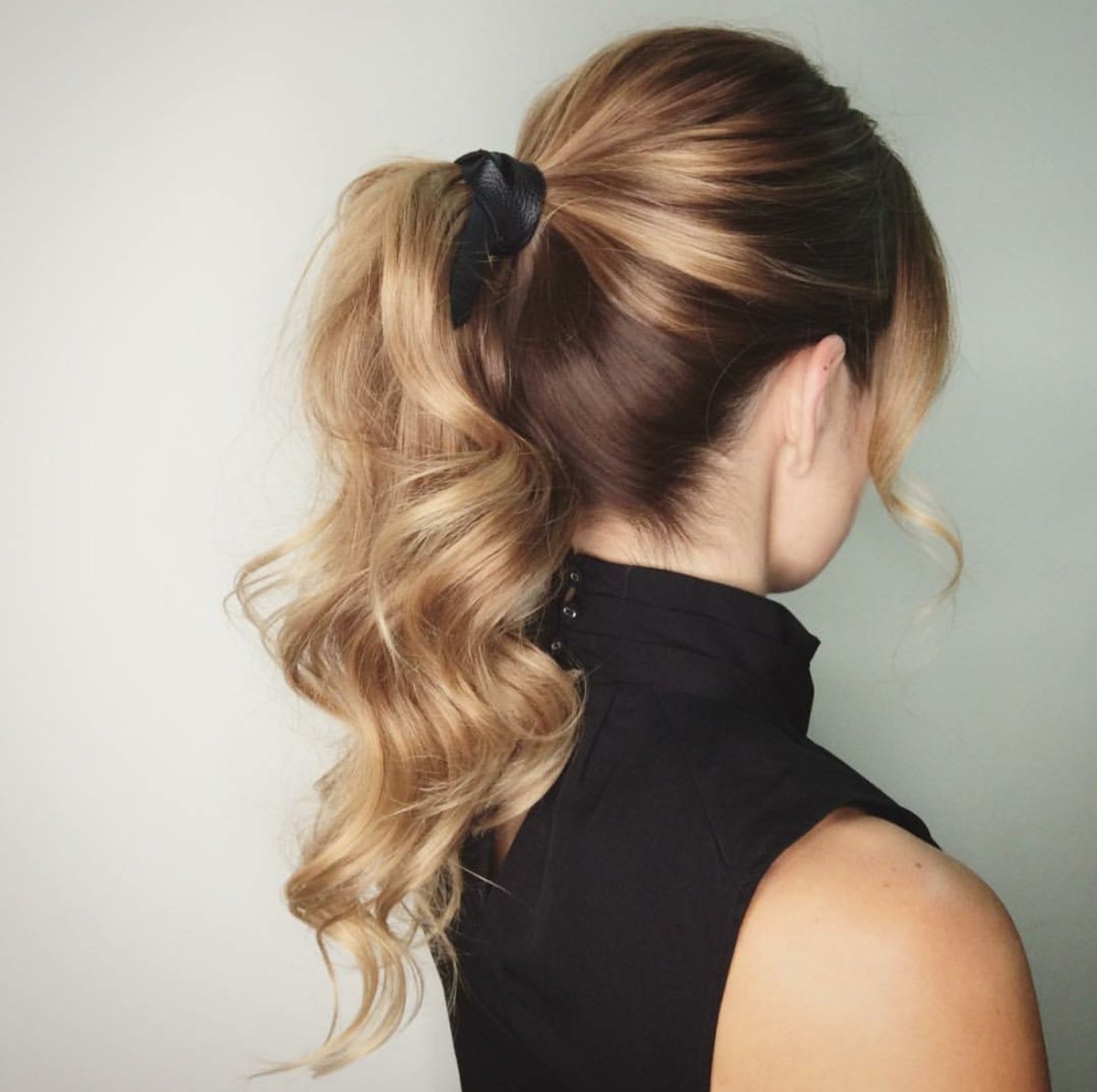 SerenityNanaimo's tweet photo. Gorgeous high pony idea for the holiday parties coming up! #christmasiscoming #partytime #prettywaves https://t.co/aja5J0m2b7