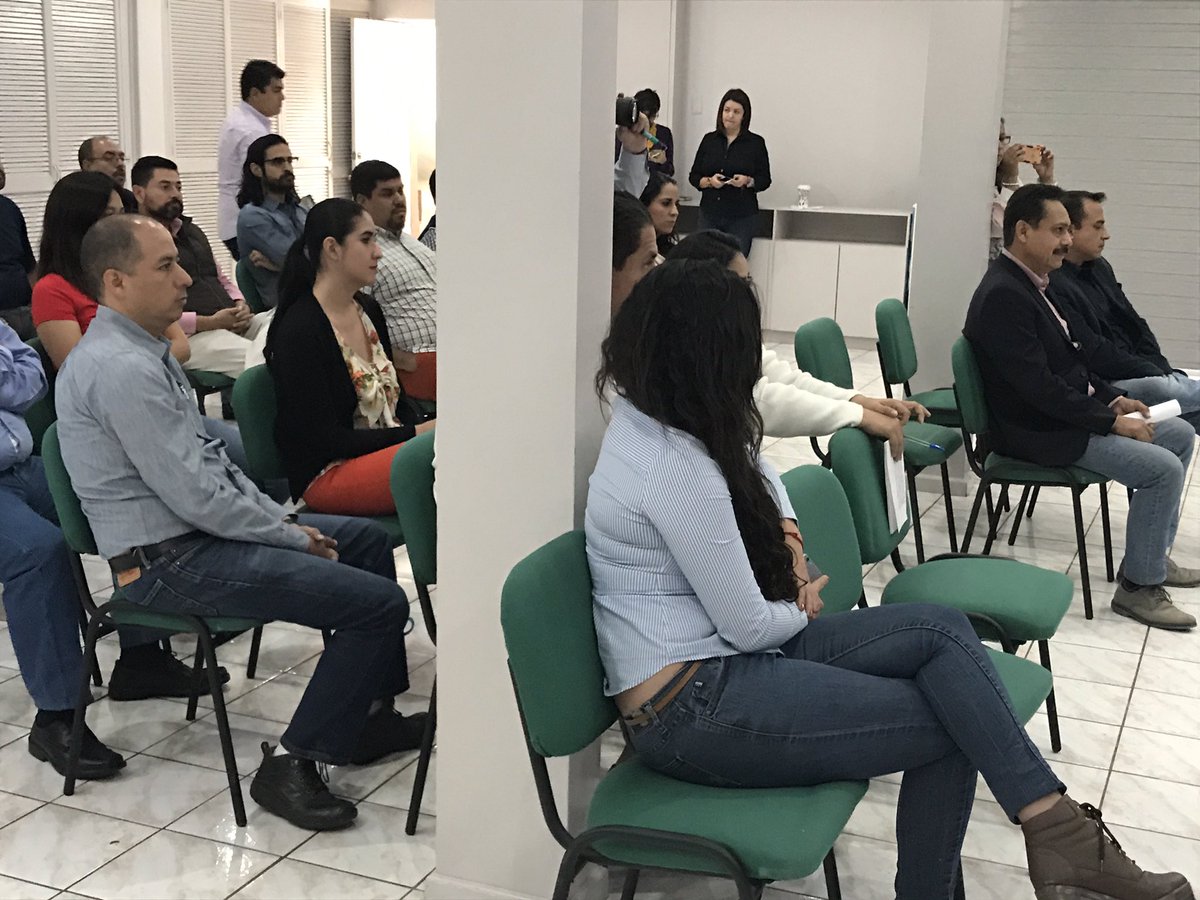 Alcaraz_Cross's tweet photo. Doy la bienvenida al personal del Servicio Profesional Electoral #SPEN @INEMexico en el @iepcjalisco https://t.co/R1P9zeAw9p