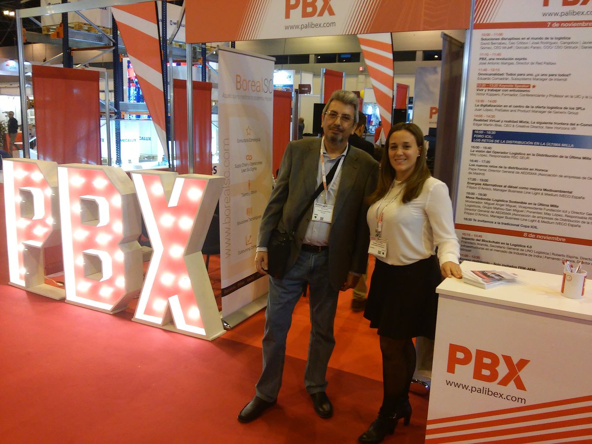 TransporteNews's tweet photo. Y como no... En este #Logistic2017 no podiamos faltar a la cita con @Palibex. Leire nos ha ofrecido la mejor de sus sonrisas y sus conocimientos profesionales del sector https://t.co/r5xPmBFwtS