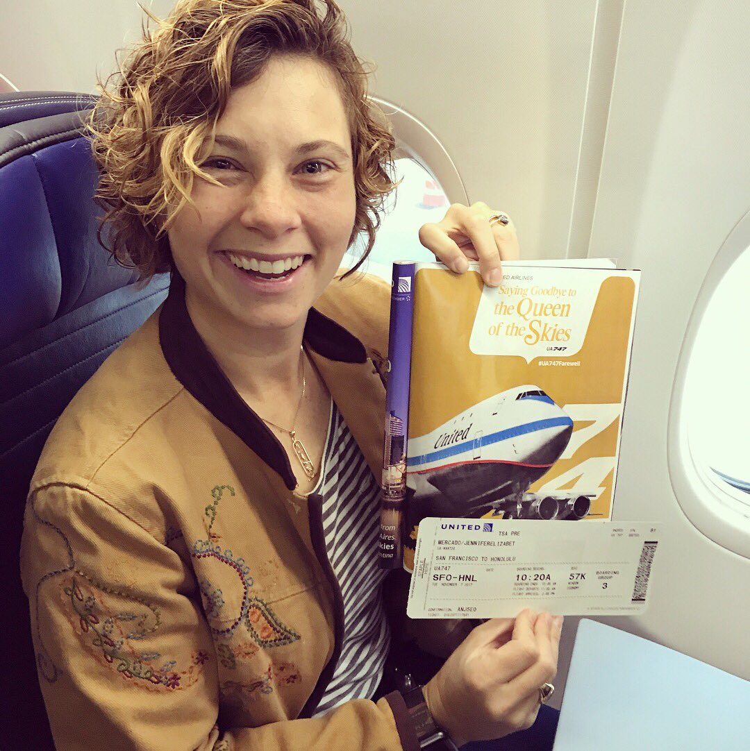 SuperMercadoJen's tweet photo. @united really knows how to throw a retro retirement party! Farewell UA747, thanks for all the memories. ✌️❤️🛫#ua747farewell #united #avgeek #boeing747 https://t.co/zLnHGchRAn