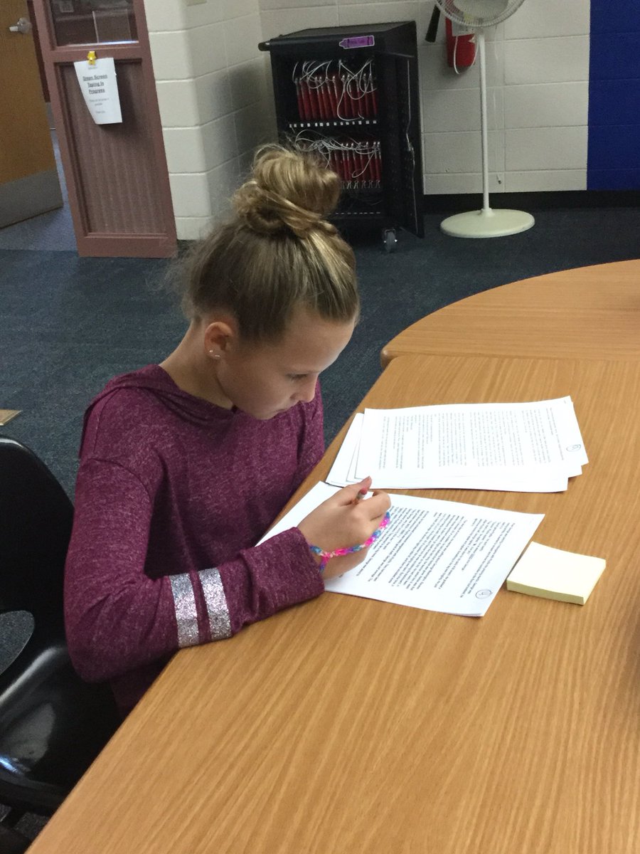 MrsNelsonNIS's tweet photo. Writers helping writers with feedback. #SDMInspire #miltonpride #SDMConnect https://t.co/QwxUnJlcEF