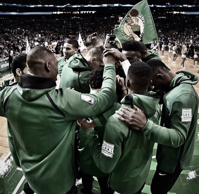 dtheis10's tweet photo. TOGETHER vs @Lakers 💪🏼💯☘️🏀 #WhyNot10 #Celtics https://t.co/gVKN3n16TV