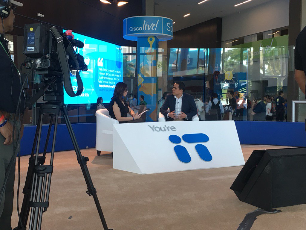 davidlewis80's tweet photo. Marco Urteaga, Sec Mgr de Minera Volcan compartiendo sus estrategias de seguridad en el #CiscoLiveLatAm #ciscoenvivo https://t.co/vXQqlo7iTQ