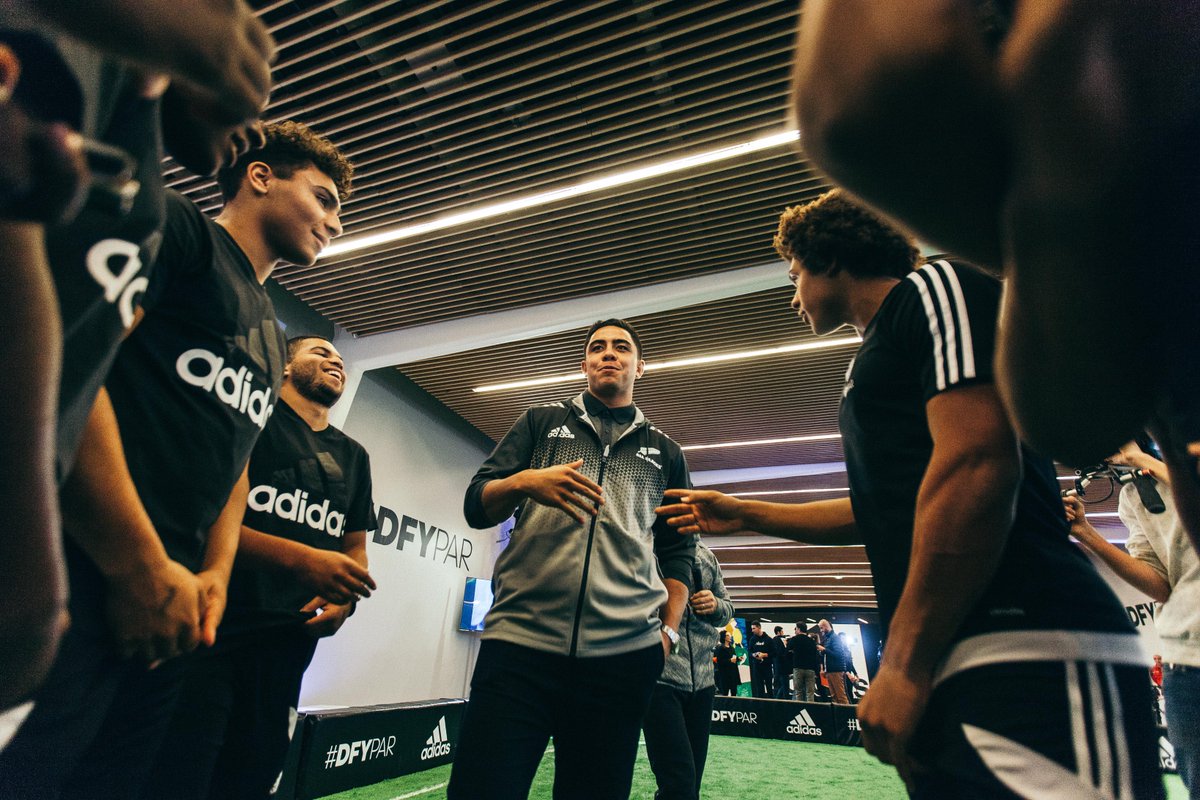 adidasFR's tweet photo. Les conseils avisés de 4 monuments des @AllBlacks à la relève des jeunes du #DFYPAR 🏉
#HereToCreate https://t.co/s4kzDk4CQA