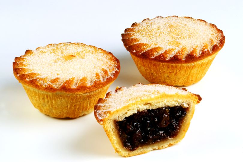 Sainsbury's mince pies contain twice as much sugar as Waitrose's - with almost all women's daily sugar intake in just one pie
mirror.co.uk/money/sainsbur…