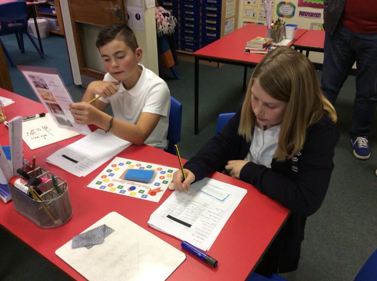ChaucerJun's tweet photo. Enjoying our Year 2 open evening #ChaucerPride #LearningtoBudget https://t.co/enVmSCbhVV