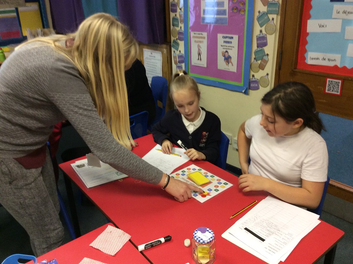 ChaucerJun's tweet photo. Enjoying our Year 2 open evening #ChaucerPride #LearningtoBudget https://t.co/enVmSCbhVV