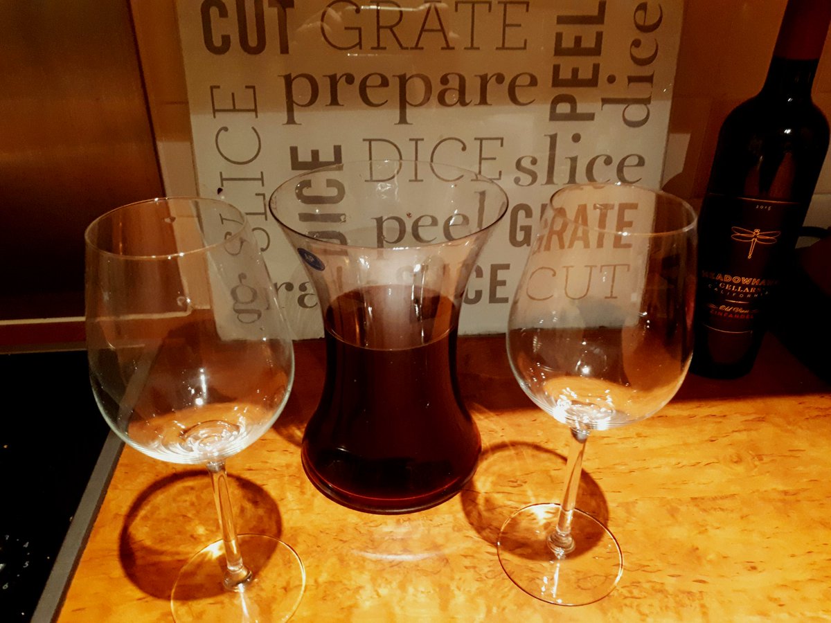 RadioGemmaHill's tweet photo. Decanting wine... In a vase. #Almostclassy #WineWednesday #Prettierthanflowers ๐ท https://t.co/bMUWZpy7eX