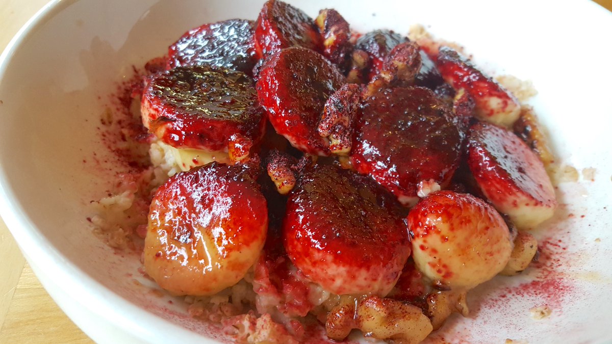 nutrigardensusa's tweet photo. #boost you morning w/ 5 Minute Power Oats. Cook #oatmeal. Heat #walnuts in pan. Add 1 banana+2T maple syrup+1 #BeetBoost. @drinkbeetboost https://t.co/l7npUcFNMA