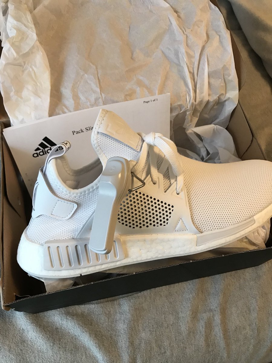 EbyDarrin's tweet photo. Hey @adidas is this how you send all your customers their shoes? Not tryna send them back and wait to get them back again so what can I do? Very unhappy. https://t.co/G4Uf5UFnx0