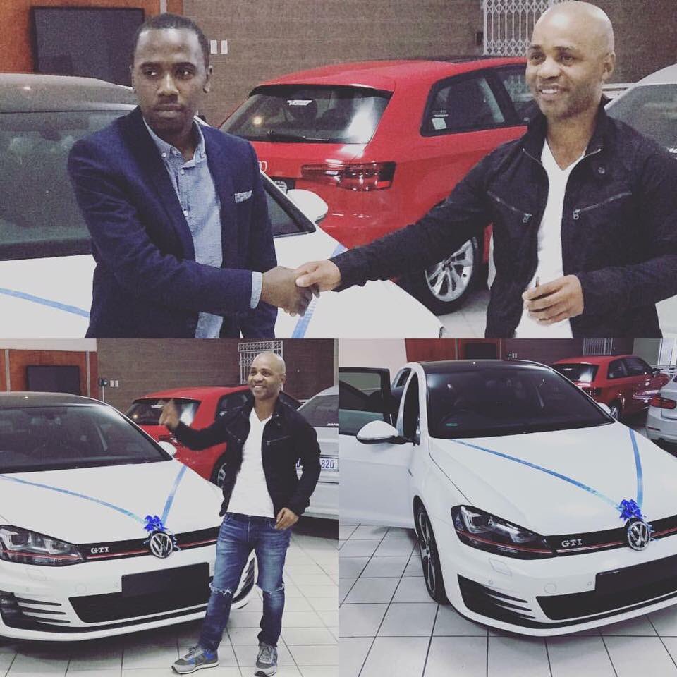 CarsLiveRSA's tweet photo. CarsLive Was Delighted To Give Nkanyiso Delivery Of His 2016 Golf GTI DSG! We Hope He Has Been Having Happy Miles! #CarsLive #DreamIt #DriveIt #NewCars #UsedCars #Volkwswagen https://t.co/8VfMyZLGuS