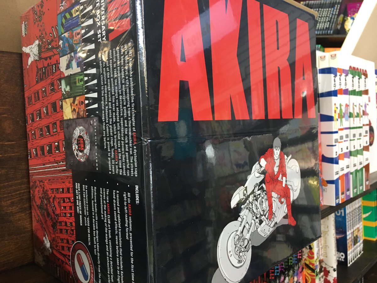 ComicBookBrando's tweet photo. Akira fans , you need this box set in your life! @AustinBooks #ncbd #BrandoPicks https://t.co/QrAHblpEOY