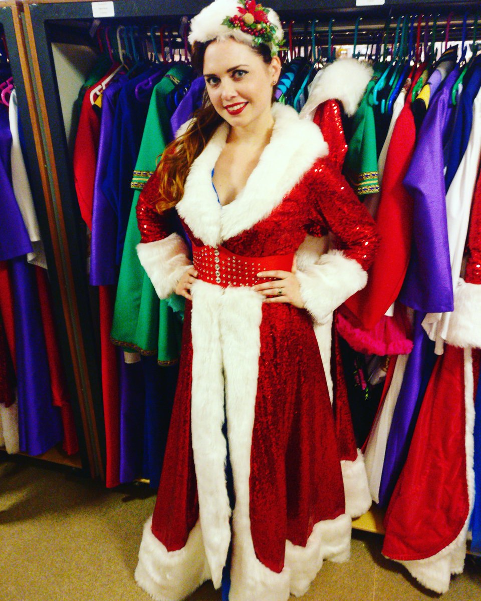 SarahJCovey's tweet photo. Opening show done! Yaaaay #MerryNovember https://t.co/41ktRRF43J