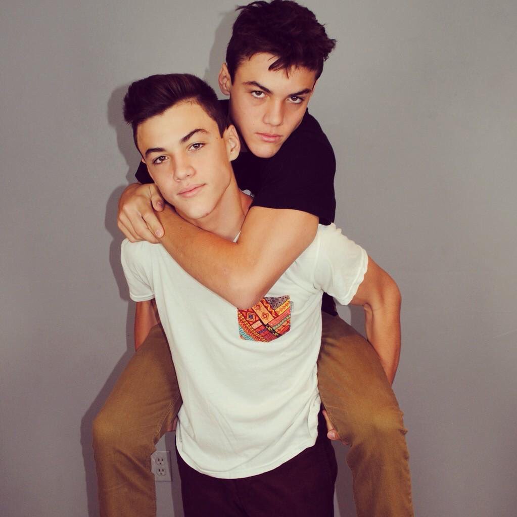basicshi's tweet photo. All i did was blink.
 @GraysonDolan @EthanDolan https://t.co/mGtM0XVjkN