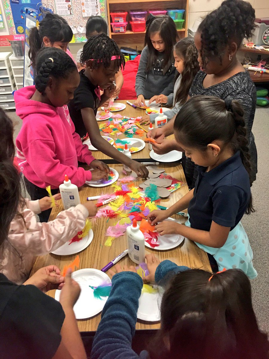 MissBuck_NBE's tweet photo. Girl Power Club Day! We made #Thankful #Turkeys! We are thankful for #clubdays @HumbleISD_NBE #NBE @KPeckCounselor #Proud2BeHumbleISD https://t.co/GxtJNA3SCf