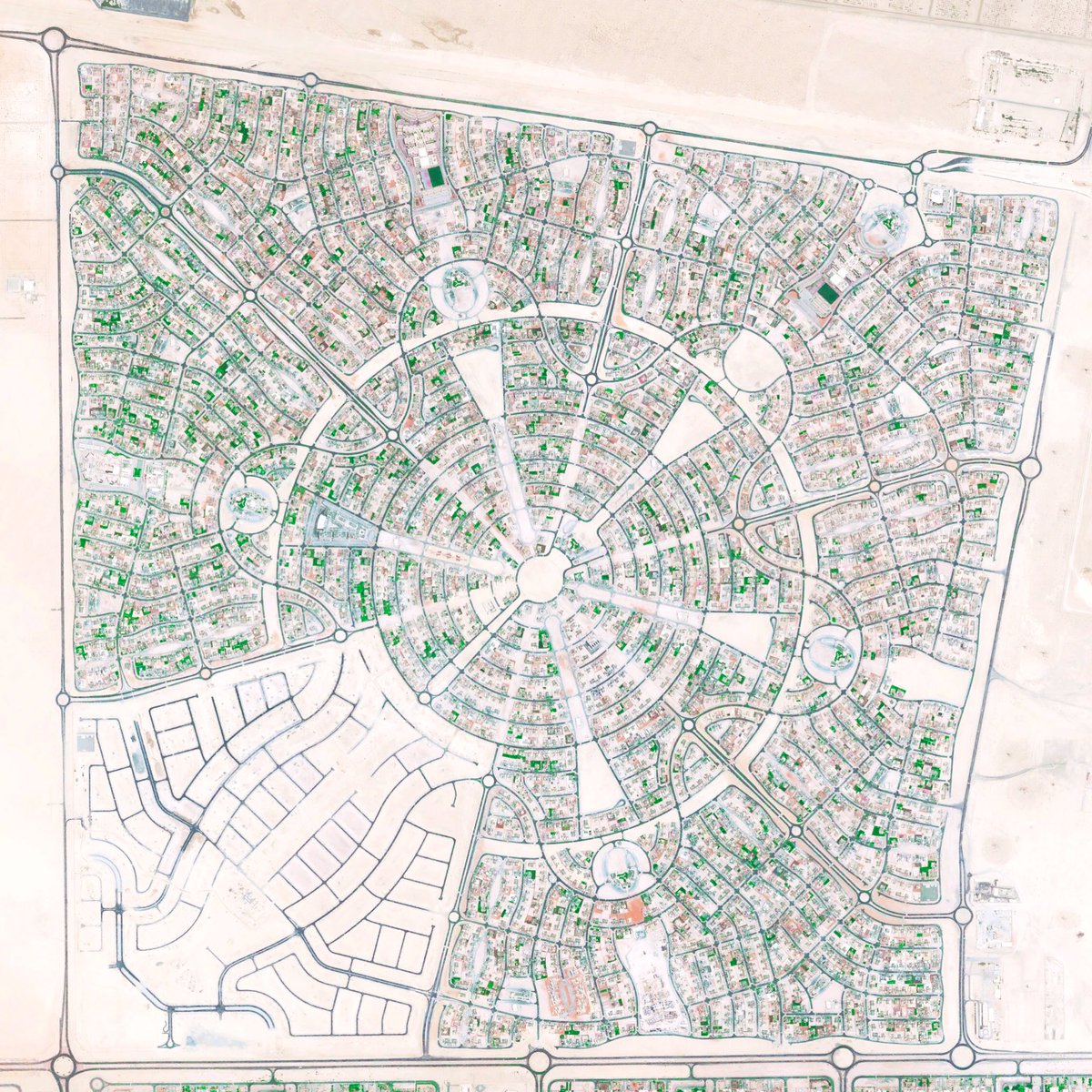 worldurbanplan's tweet image. Location | Al Falah Project, Abu Dhabi, UAE

#alfalah #abudhabi #uae #development #urbanplanning #aerial