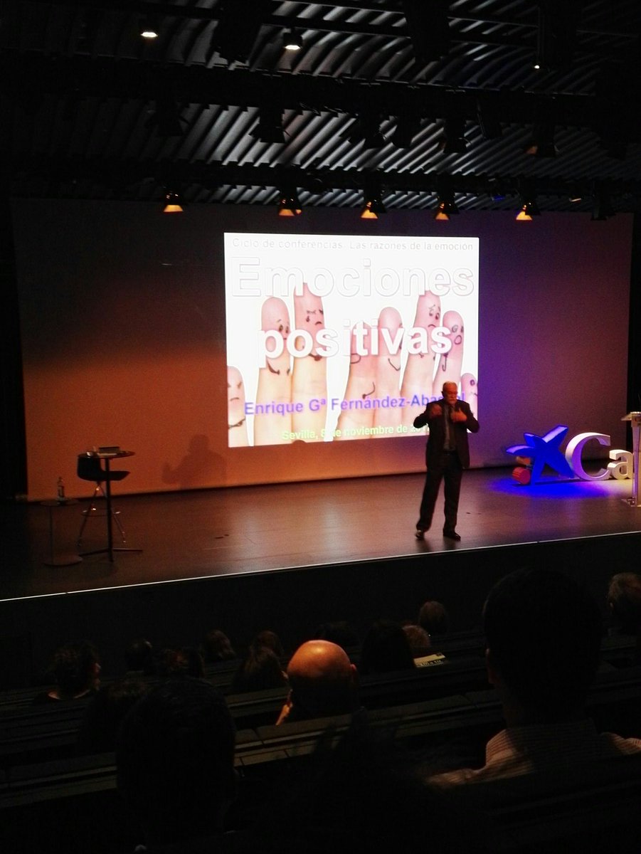 En <a href="/CaixaForum/">CaixaForum</a> #Sevilla escuchando Enrique García Fernández Abascal #emocionespositivas
