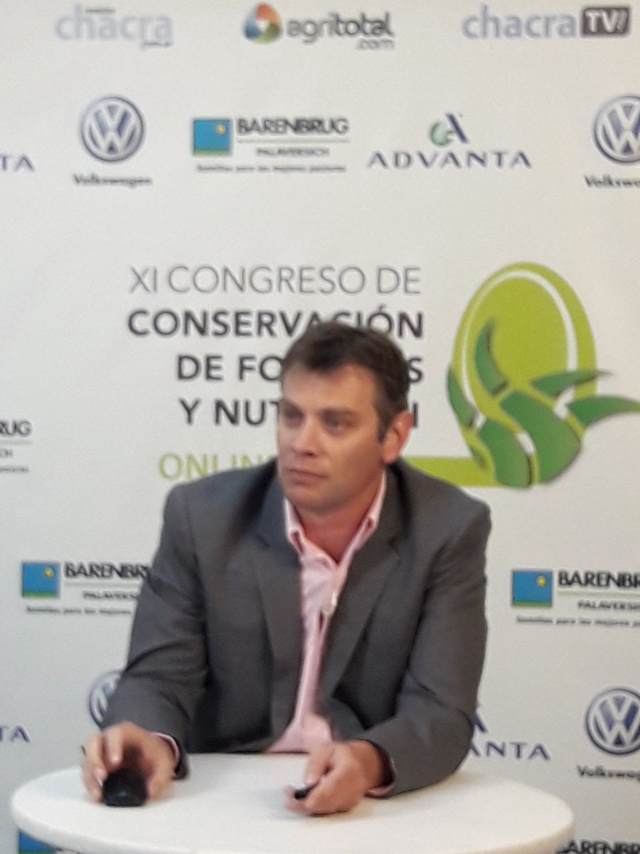 agritotal's tweet photo. #AHORA #Congreso de #Forrajes ONLINE Todos los especialistas! En #ChacraTV o https://t.co/djOYXuMUG6 y seguilo en VIVO. https://t.co/8QDR3lTAE3 J.P.Russi #Rusitec https://t.co/IsqiUtIgY5
