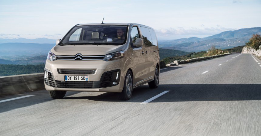 KilometrosArg's tweet photo. Desde 🇫🇷 llegó #SpaceTourer de #Citroen, la #Van de #8Plazas, motor #turbodiésel y caja automática de 6 velocidades, a $921.500. https://t.co/ewCnvfZbQG https://t.co/c9orz0qprz
