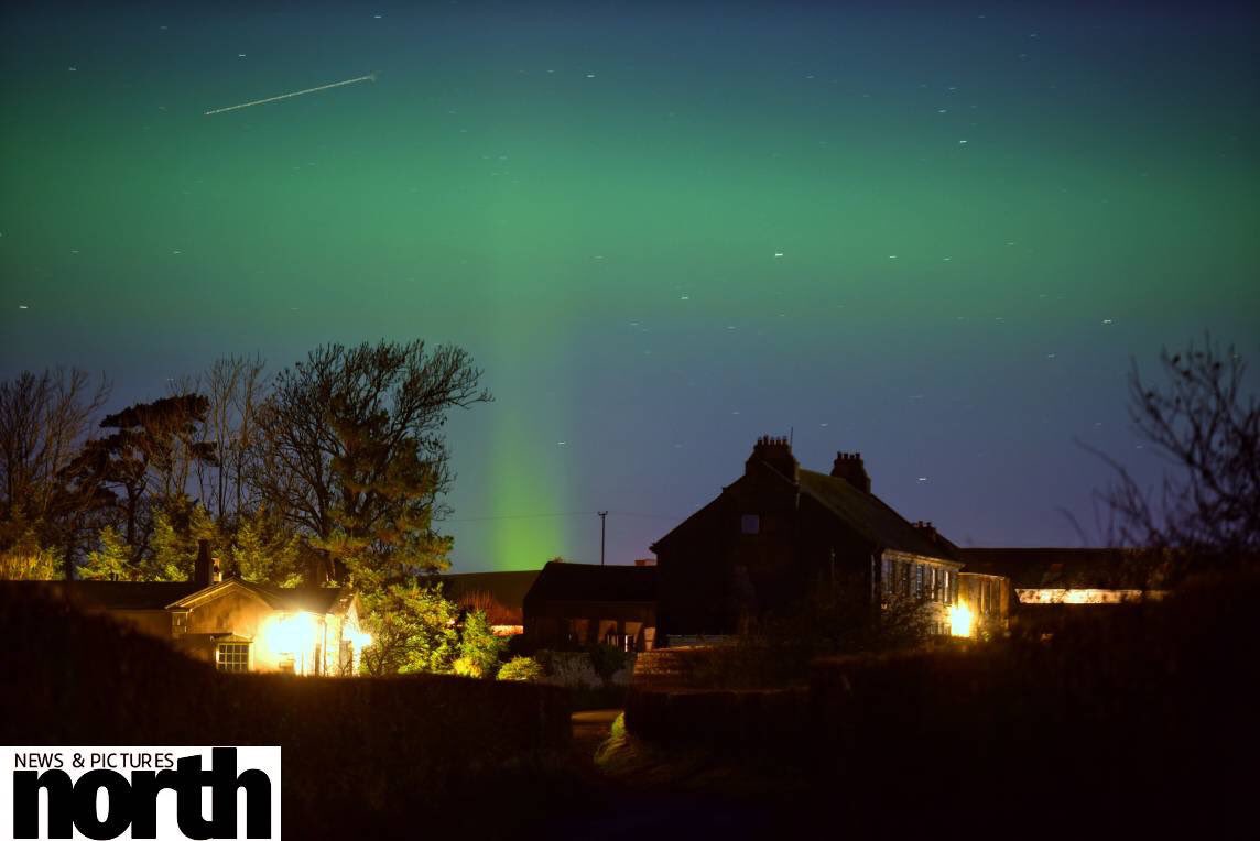 PaulKingstonITV's tweet photo. A selection of images I took of the ridiculously stupendous #aurora over Cumbria last night. #NorthernLights @CumbriaWeather @SnapYourWorld @StormHour #NotJustLakes #placetobe https://t.co/BLALaS9sgt