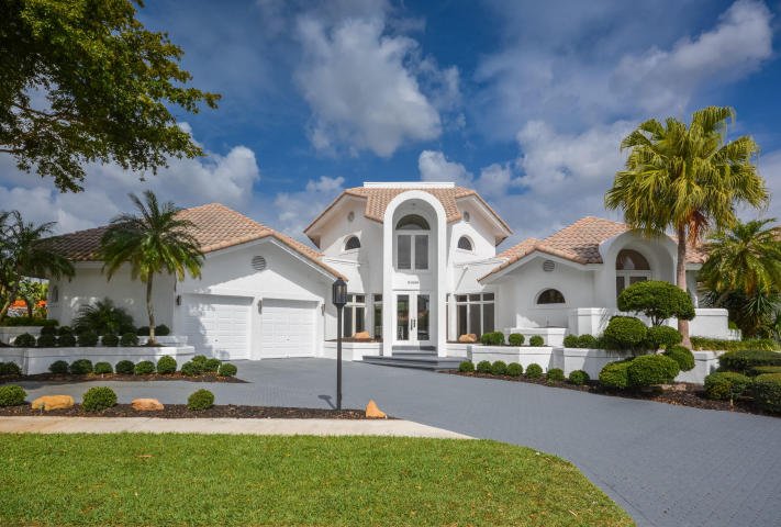 NPSIR's tweet photo. New Listing: Desirable Contemporary Home ... - https://t.co/lOpEj2YHN5 - #BocaGrove #BocaGrovePlantation #BocaRaton #BocaRatonHomesForSale https://t.co/ta4C1Wdr2r