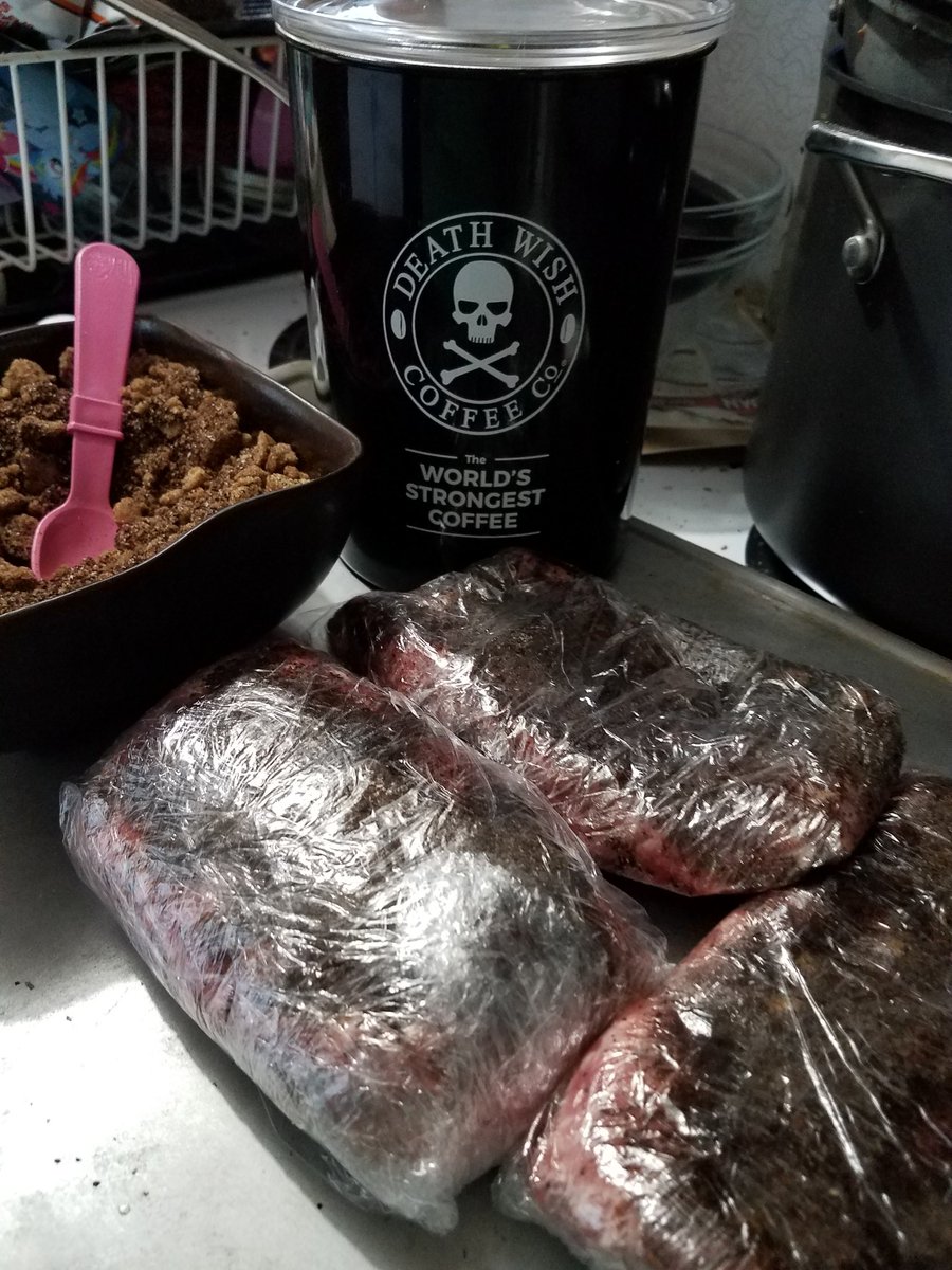 StarReyiki's tweet photo. @DeathWishCoffee making a dry rub for my ribs using #deathwishcoffee https://t.co/BpEyS4abmy