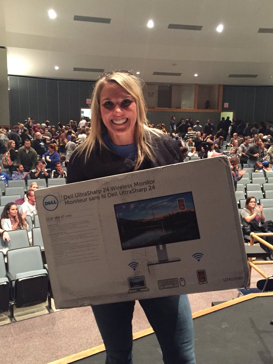 GVEdCamp17's tweet photo. Congrats to Carrie for winning this awesome monitor from @Dell at #gvedcamp https://t.co/Ty3JkVU1bz