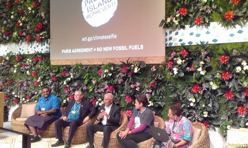 ili_tora's tweet photo. #COP23 #Uniting4Change #Politicians Former Kiribati leader President Tong says political leaders only think about the next election, not about the next generation #boldstatement https://t.co/4JL8anUZo9