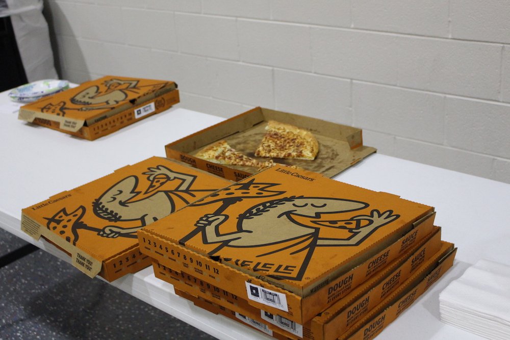 UDMces's tweet photo. #FunFridayFoto
Pizza lunch is always a favorite! https://t.co/OxOjsMCXdn
