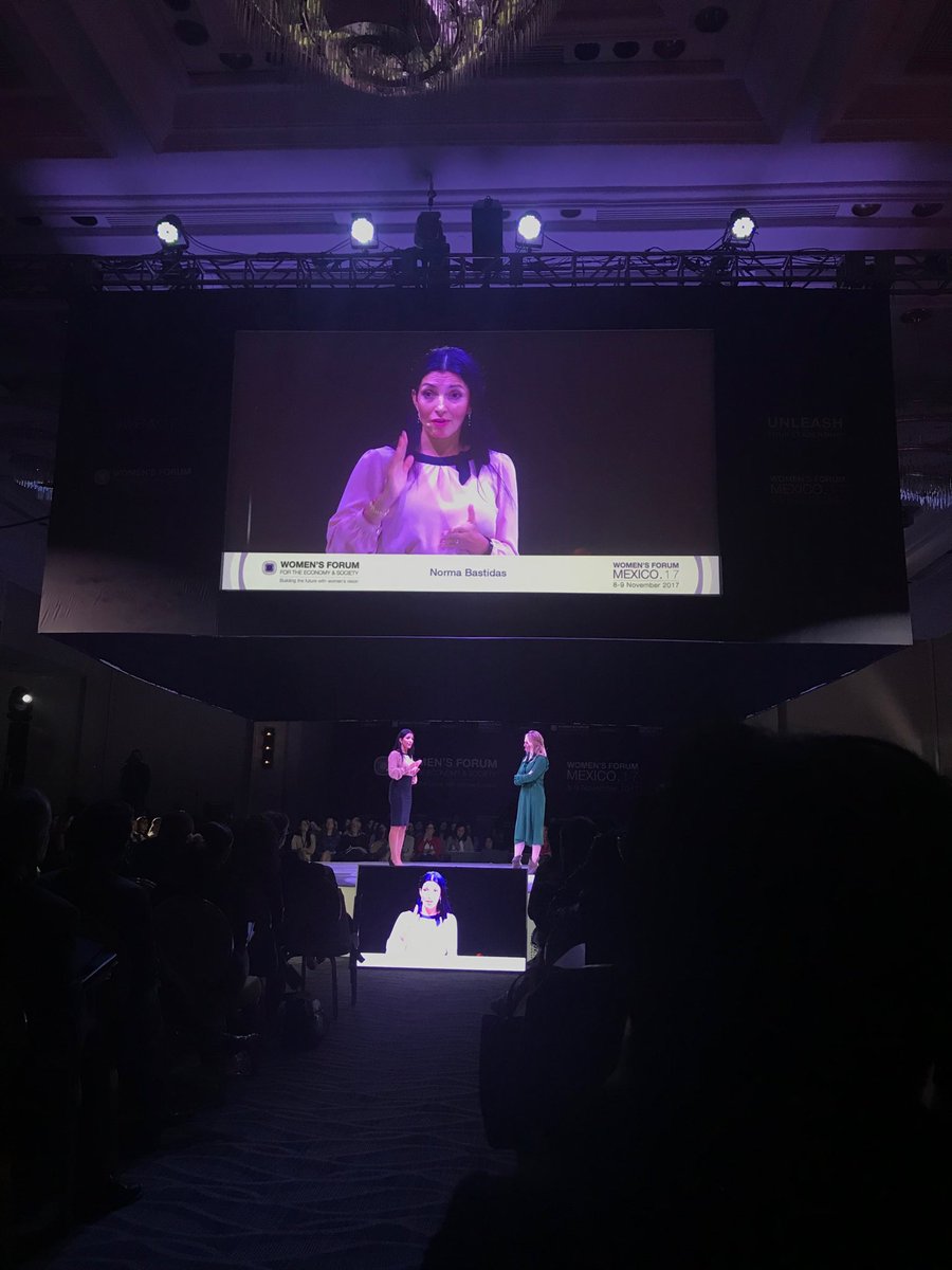BeRelentlessMov's tweet photo. @ultrarunwild inspiring the Women’s Forum crowd. #WFMX17 #iEmpathize https://t.co/85PkkB8rAo https://t.co/oUN8yCqtNn