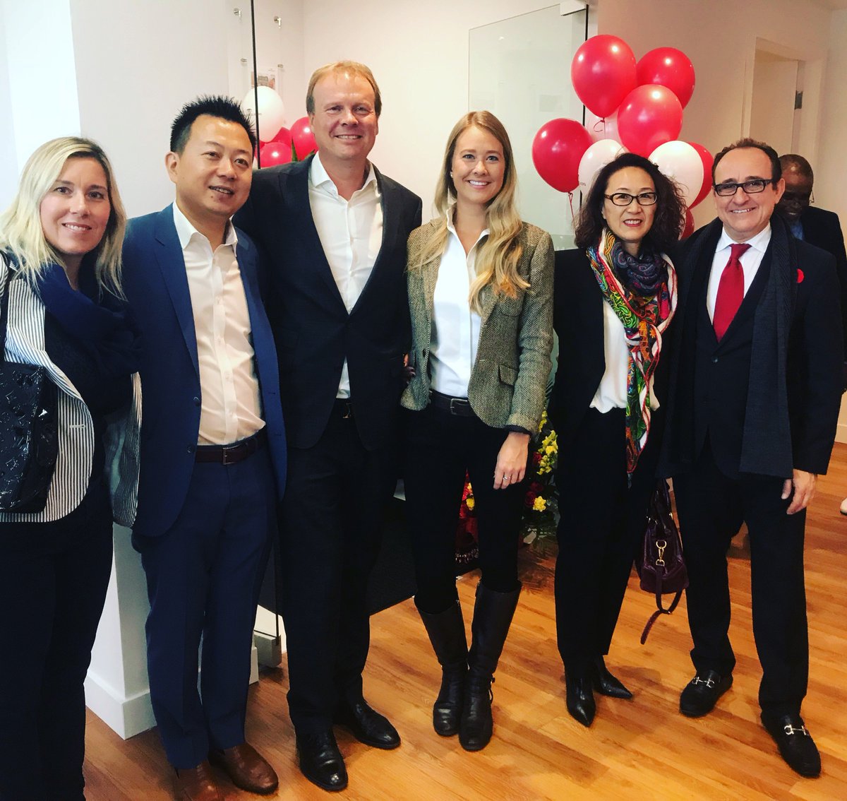 🌎 Not only is the E&amp;V Brand expanding globally but also locally!! 🔴 E&amp;V York team members celebrated the grand opening of Engel &amp; Völkers Richmond Hill with Licensed Partners from Richmond Hill, Markham and Oakville today.