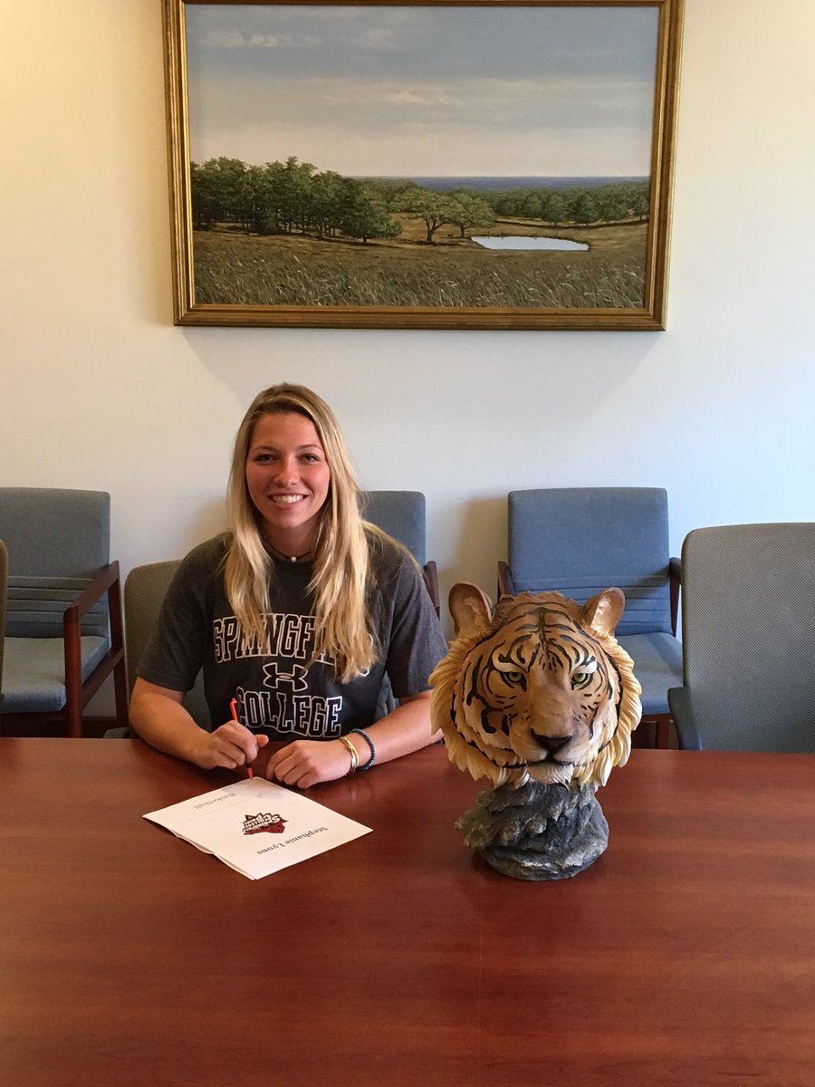 ThayerAthletics's tweet photo. Congrats to Steph Lyons going to Springfield College for Basketball &amp; Duke Lenaghan going to UMass Amherst for Lax. @ISLSPORTS @PatriotLedger @BostonHeraldHS @GlobeSchools https://t.co/DEWDtdP7re