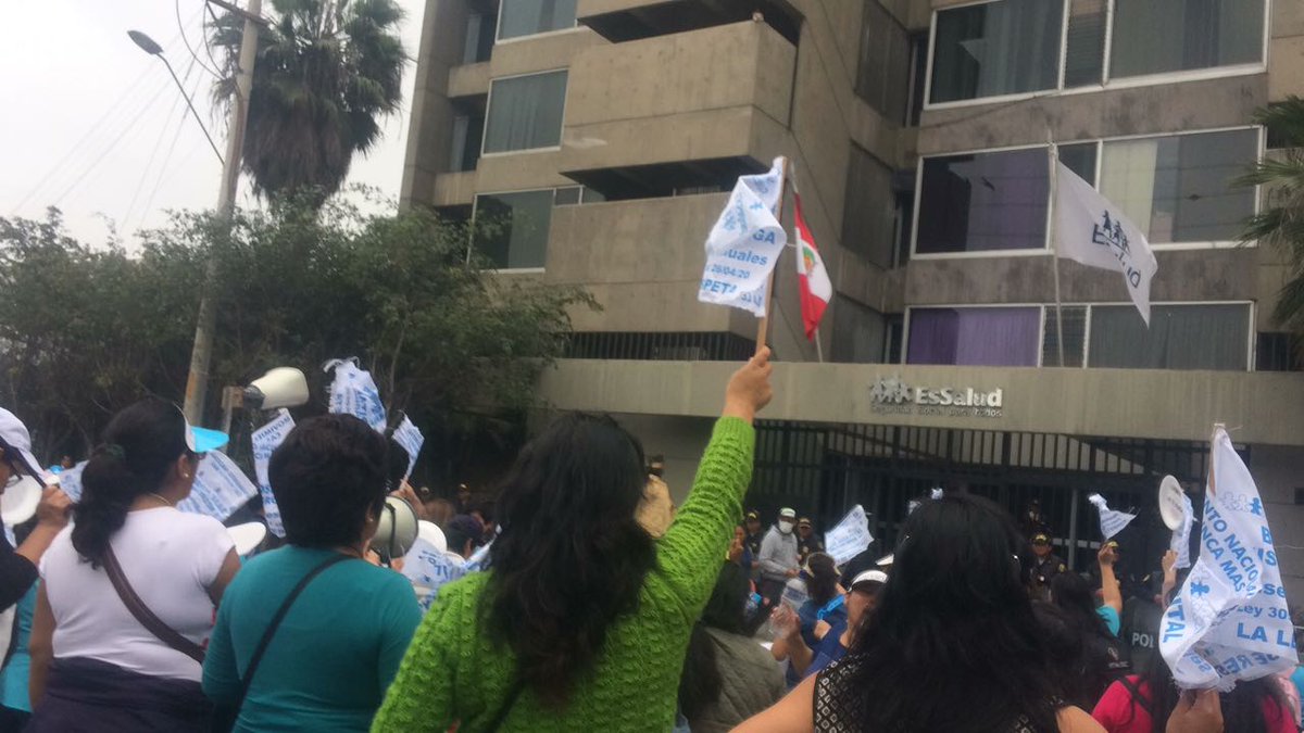 WilderButtgenb2's tweet photo. @EsSaludPeru @FONAFE @MTPE_Peru @augusegui Los  @Cas_a_728 solicitamos #AprobacionDelPresupuesto2018 pasar en bloques anuales el presupuesto es anual y no mensual #Ley30555 @NicolasLucar @exitosape https://t.co/BpdVYczlGO