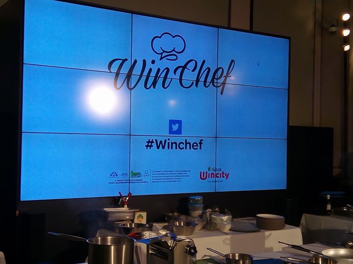 L'acqua bolle, la cipolla soffrigge...Inizia il #winchef al Wincity di Piazza Trento. 
Se siete in zona venire a t… ift.tt/2vxI9p1