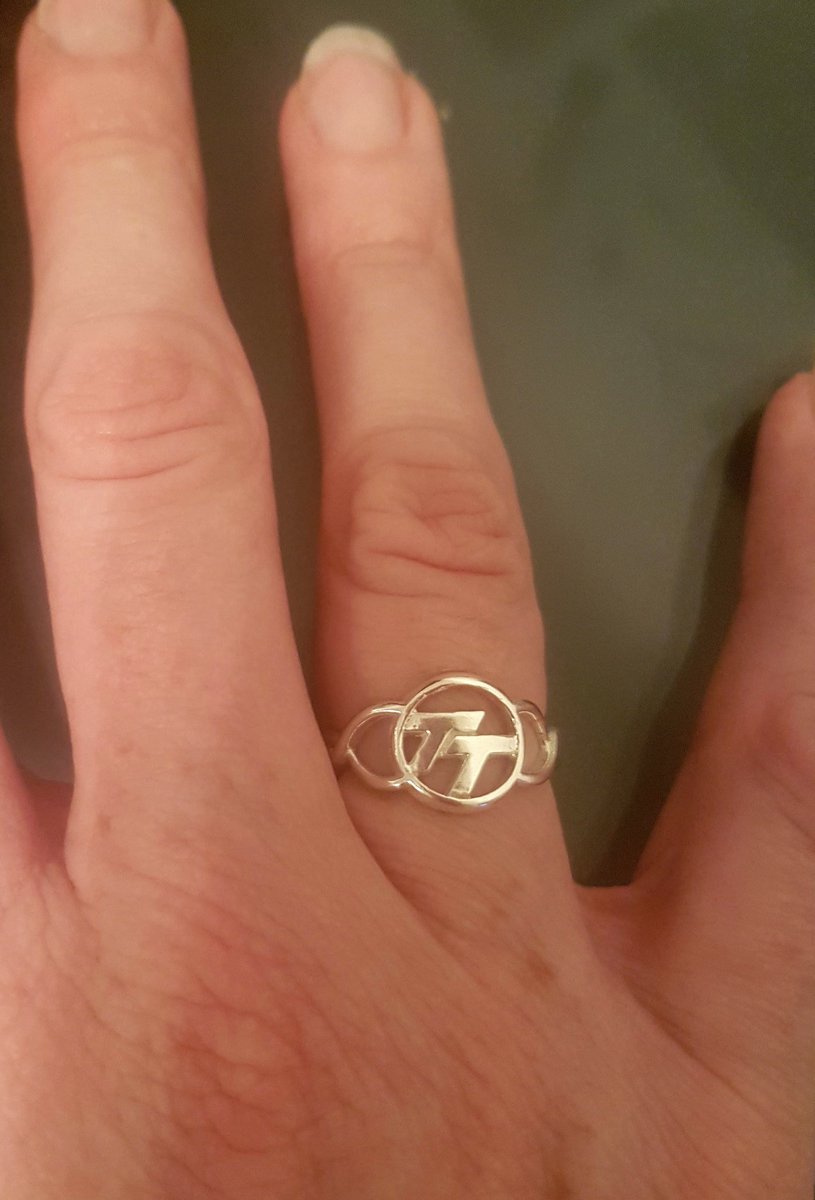 Look what's available to order! 😍 Ladies #iomtt logo ring! tinytreasureskeepsakes.co.uk/tt-jewellery-f…