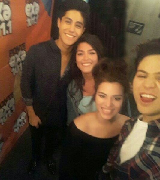 EsmeRamireez's tweet photo. Un momento muy feliz que seguramente se volverá a repetir🌠. https://t.co/VycaSklrDn