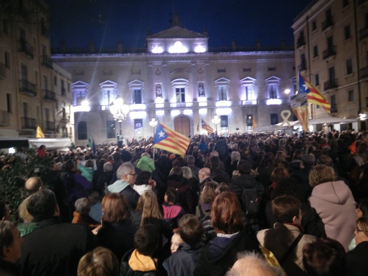 cupnacional's tweet photo. ➡️Amb determinació, seguim arreu.
Tot el poder al poble✊
#VagaGeneral8N #SensePor https://t.co/CWCmmlb5Ca