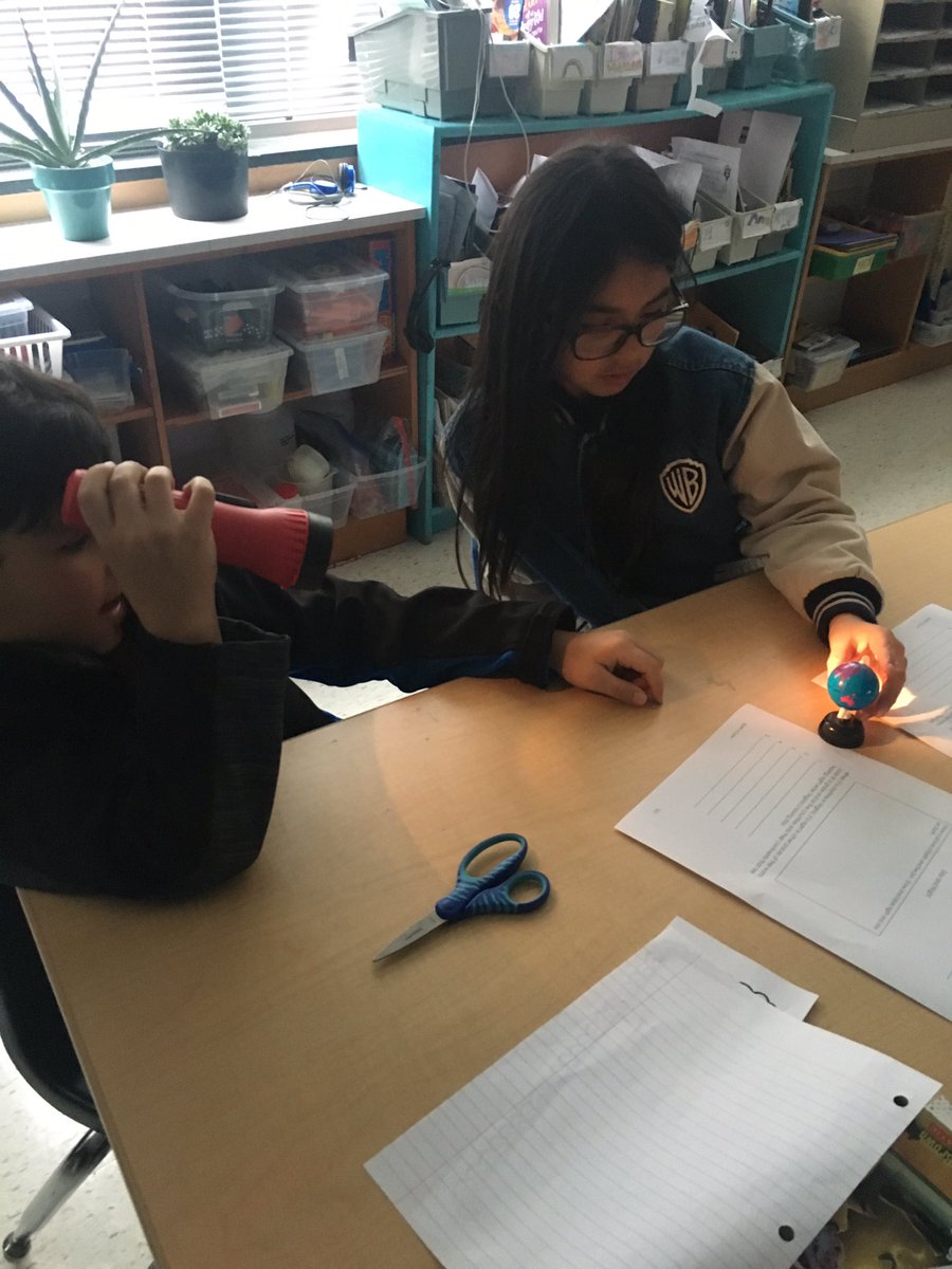 MsHartman3's tweet photo. Quarter 2 is all about Earth Cycles! Starting off by learning about the cycle of day and night🌎🌞 https://t.co/ndc8PSAUi2