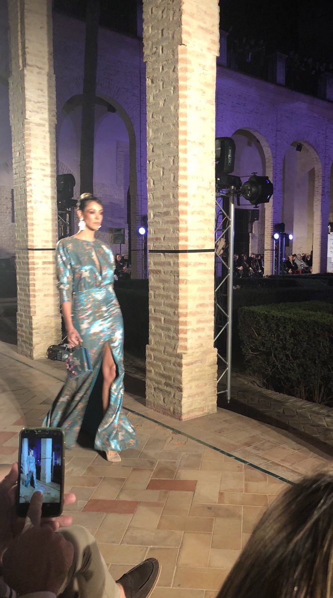 AM_modadelSur's tweet photo. Atlántica es el titulo de la colección de @ivan_campana ivancampana , el mar es el punto de patida de sus propuestas #AM17 #andaluciademoda #ivancampaña https://t.co/DGbgZJTdTf