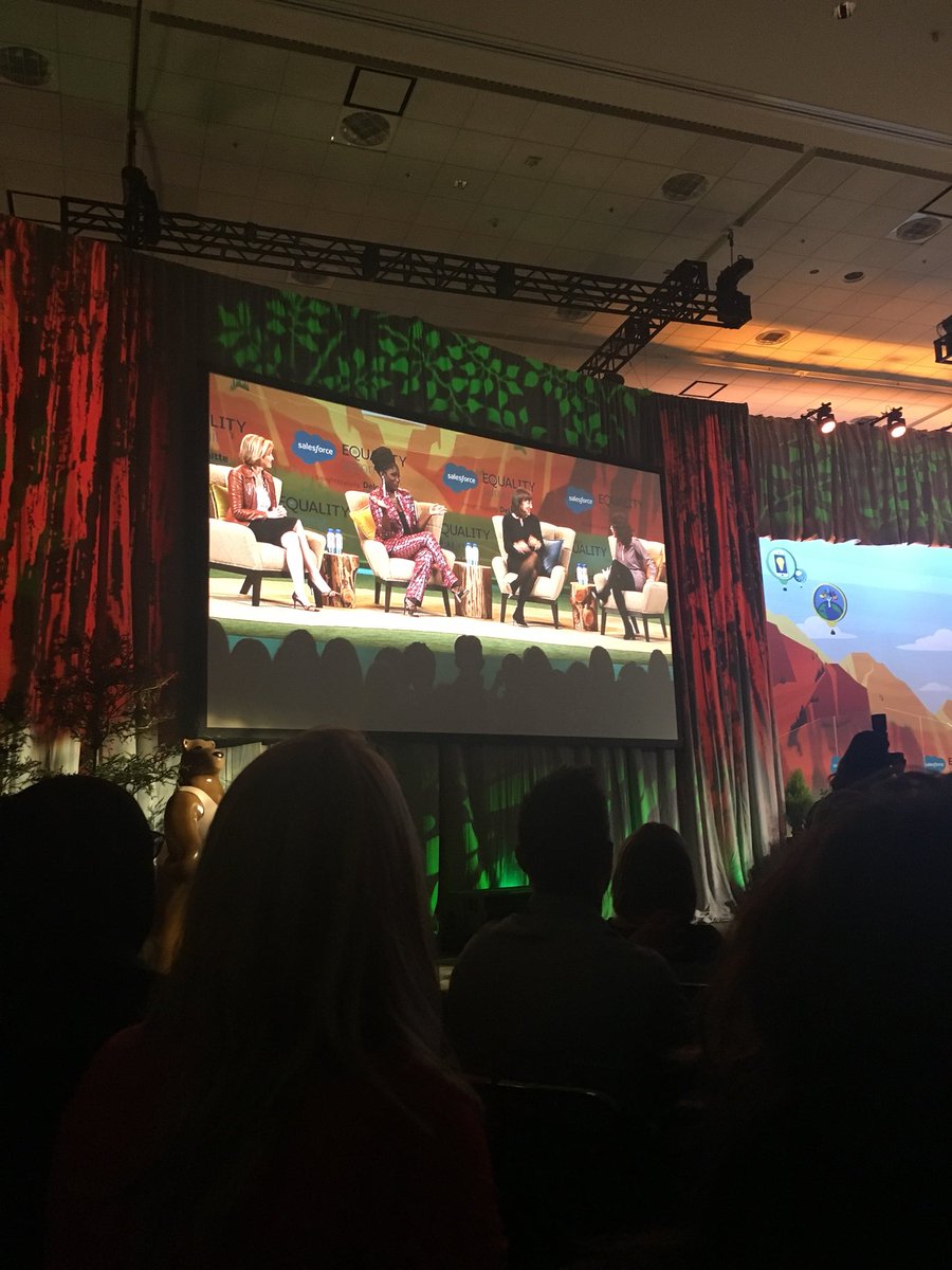 LinehanDebbie's tweet image. “Leading with kindness is a strength not a weakness” Equality summit  @Dreamforce @girlscouts #df17 #Stempledge