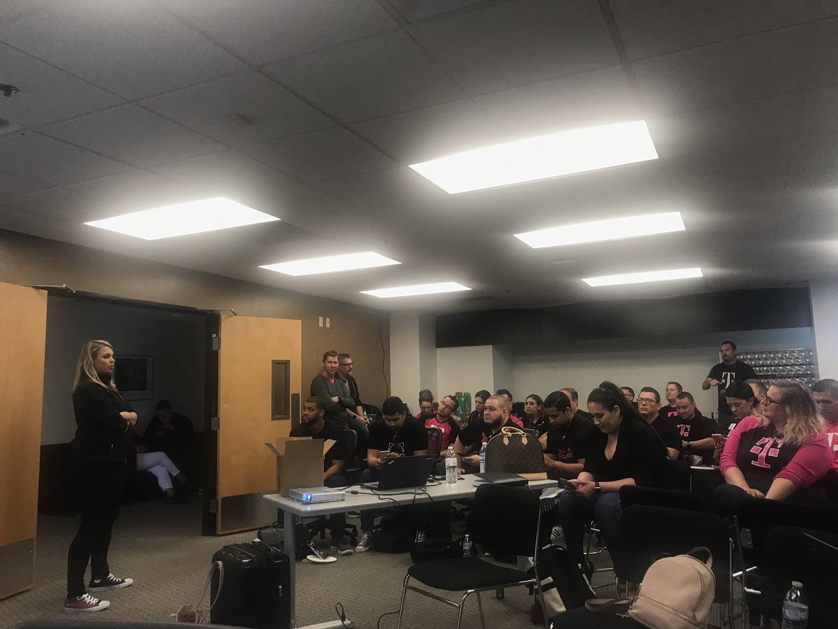 Jbetyou's tweet photo. @langolfd dropping some knowledge on #HTCU11Life @HTCUSA to our leaders. Checkout those 🔥🔥🔥 kicks to match a 🔥🔥 flagship device for half the price! 👍🏻👍🏻👌🏻👌🏻 https://t.co/wF1uE2Vplo