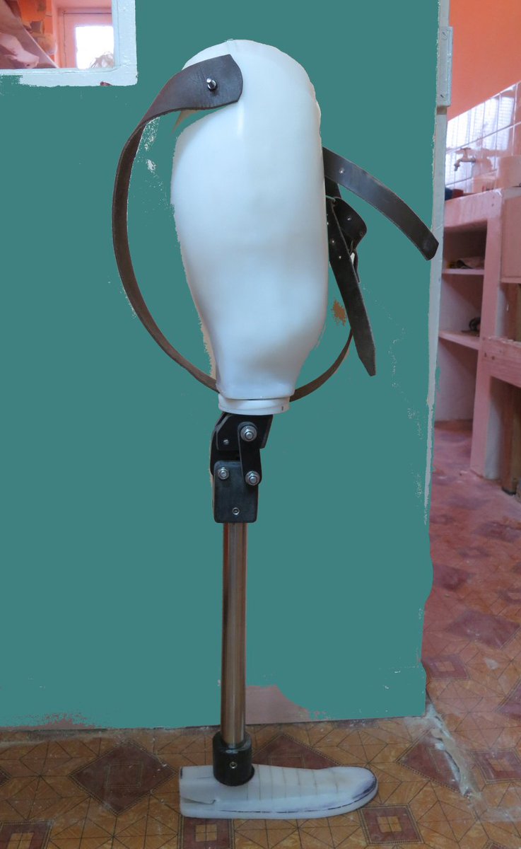 Bolivians_Disab's tweet image. By keeping costs down we can help more #amputees with limited #donations. We make our own #prosthetic foot. Durable, long-lasting, cheap and easy to make. Thank You #Northwestern for the Shape and Roll design.