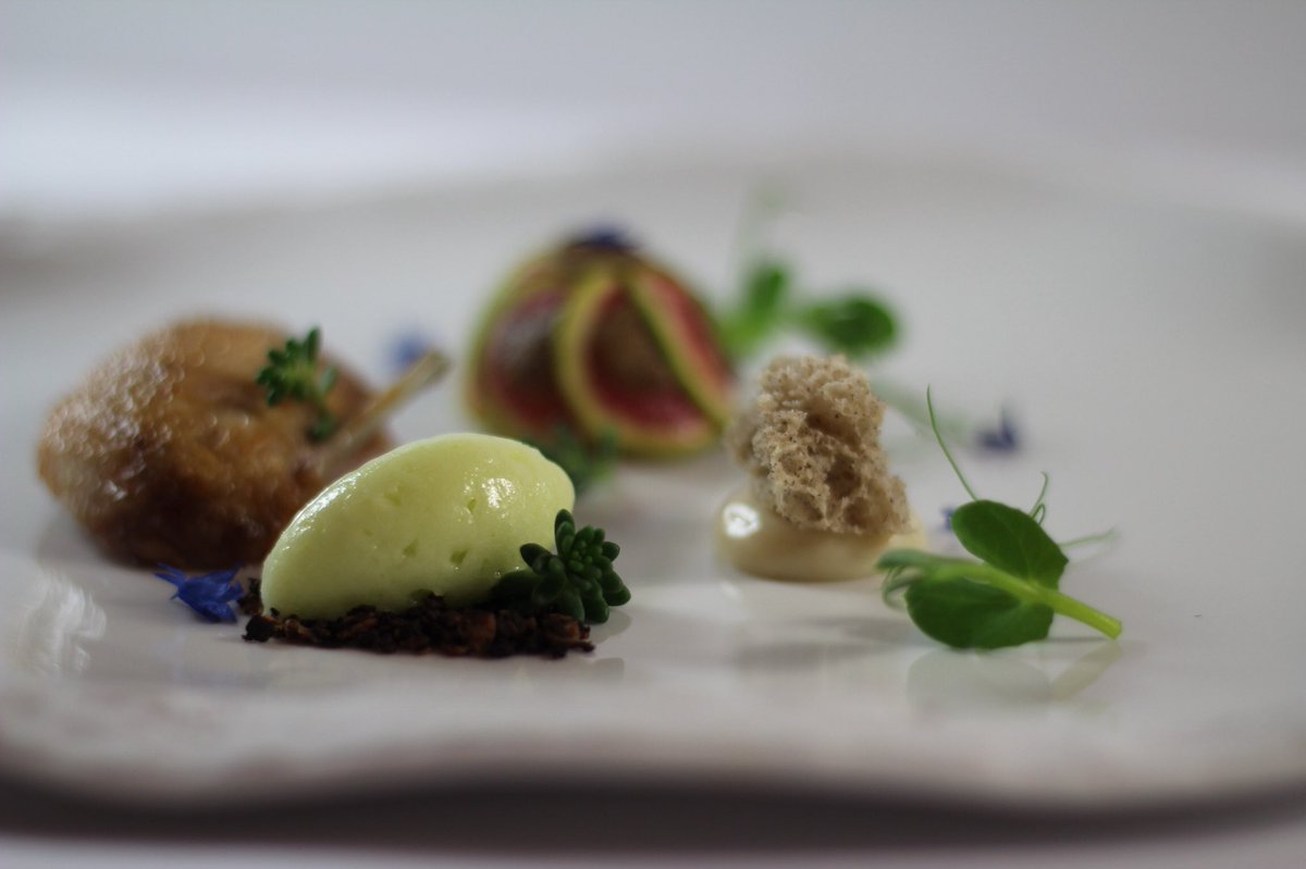 DPbespokedining's tweet photo. Going to put it out there and say this is one of my best dishes ever🙊 full story on my instagram 
Too much love for @minus8vinegar ❤️ 
Would love loads of rt’s and ❤️ 😎 @theplatefairy https://t.co/38pkmDz9iH