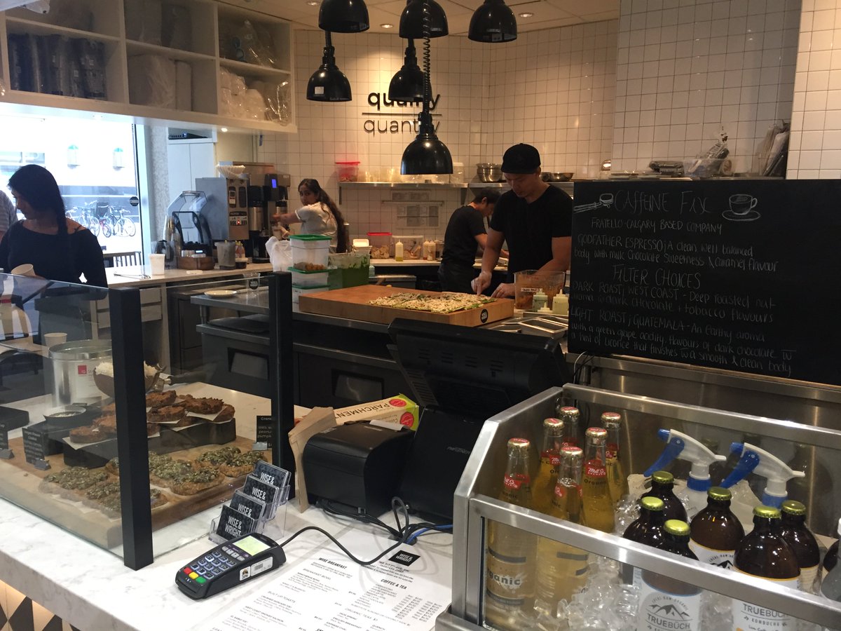 jomamaeats's tweet photo. Healthy eats and busy morning meetings at Wise and Wright. Read more: https://t.co/qnKkCM1vmw #yyc #yycfood https://t.co/MmziLcNANr