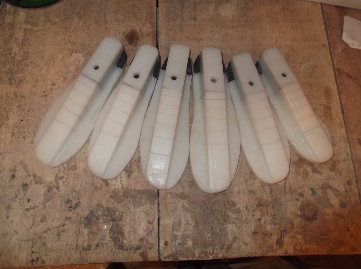 Bolivians_Disab's tweet image. By keeping costs down we can help more #amputees with limited #donations. We make our own #prosthetic foot. Durable, long-lasting, cheap and easy to make. Thank You #Northwestern for the Shape and Roll design.